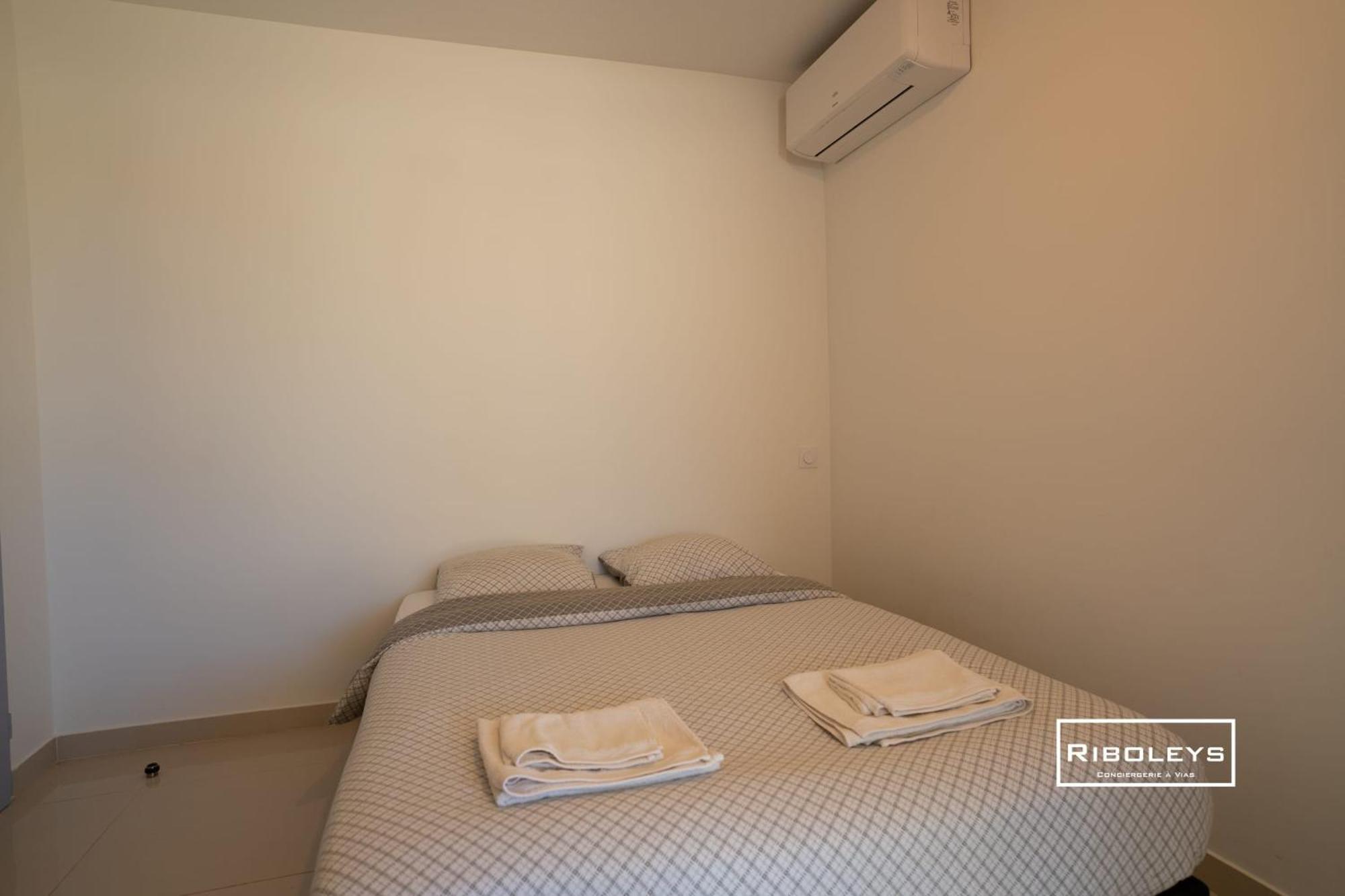 Grand T3 Neuf Climatise Avec Wifi A 100M De La Plage فيا المظهر الخارجي الصورة